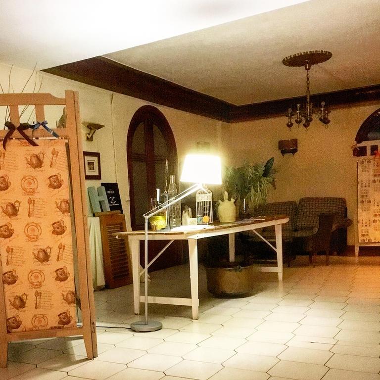 Hostal Pirineos Barbastro Exteriör bild